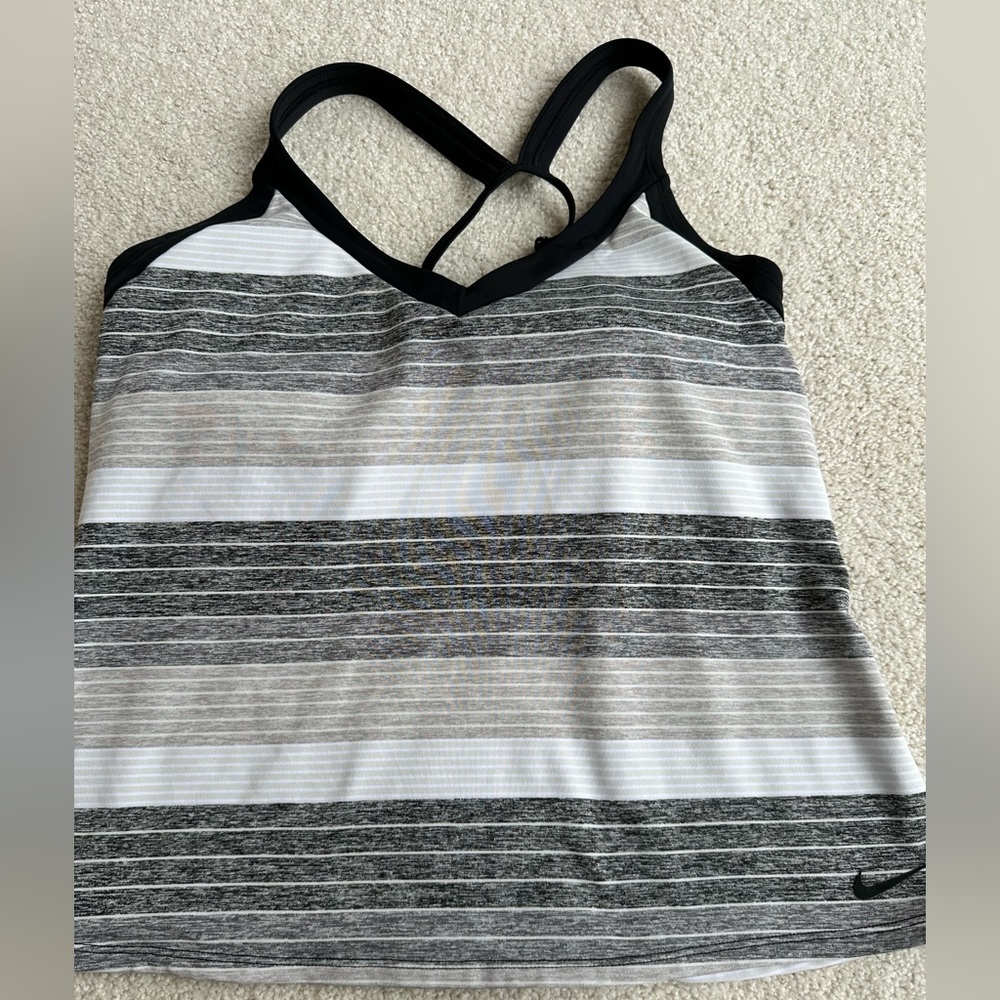 Nike workout tank L